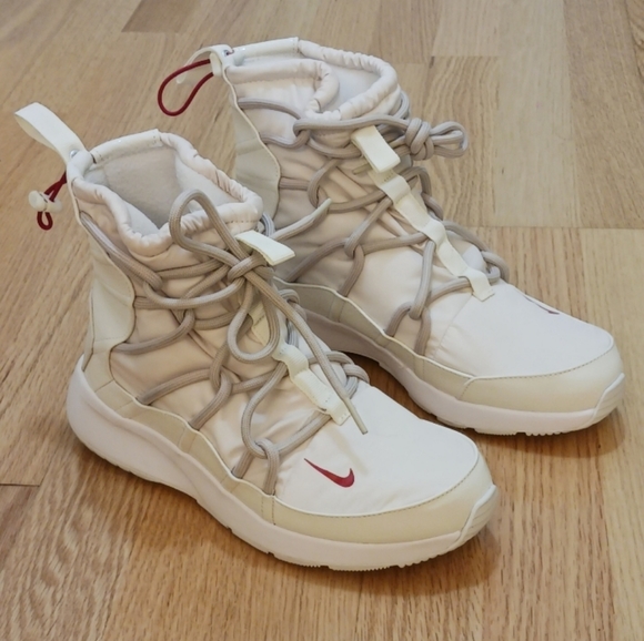 💎 HP 💎  Nike Tanjun High Rise Boots size 8 for Women - Picture 8 of 10